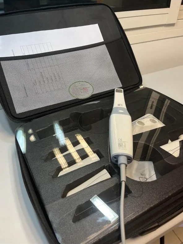 Intraoral scanner kit in its case